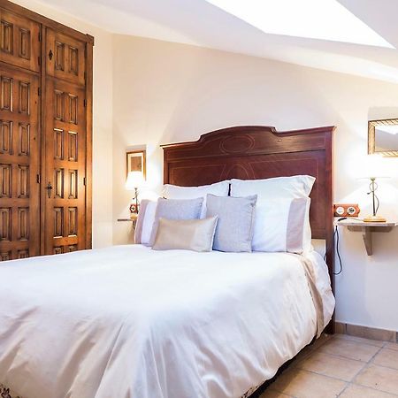 Mafloras Suites エル・ボスケ エクステリア 写真